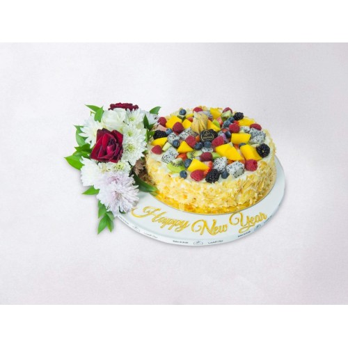 New Year Vanilla Custard Cake With Fresh Flowers